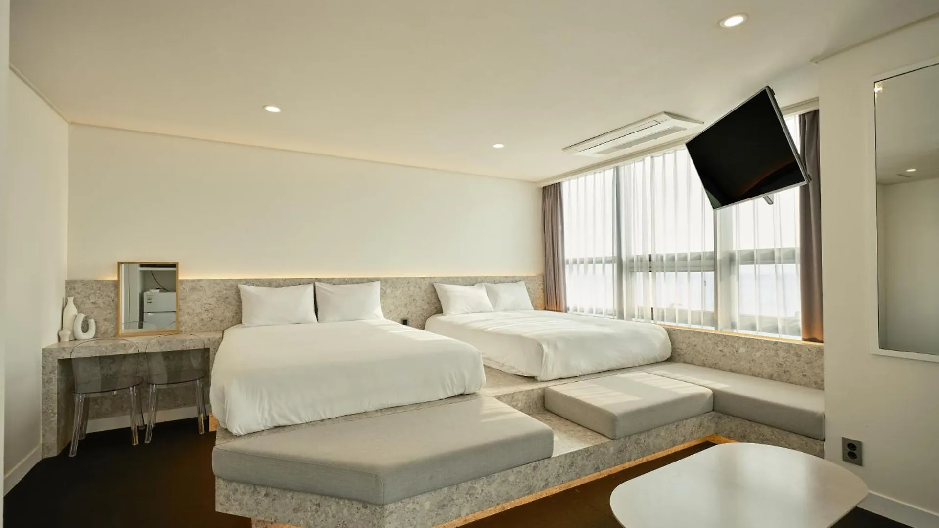 Uh Suite The Haeundae Busan 3*,