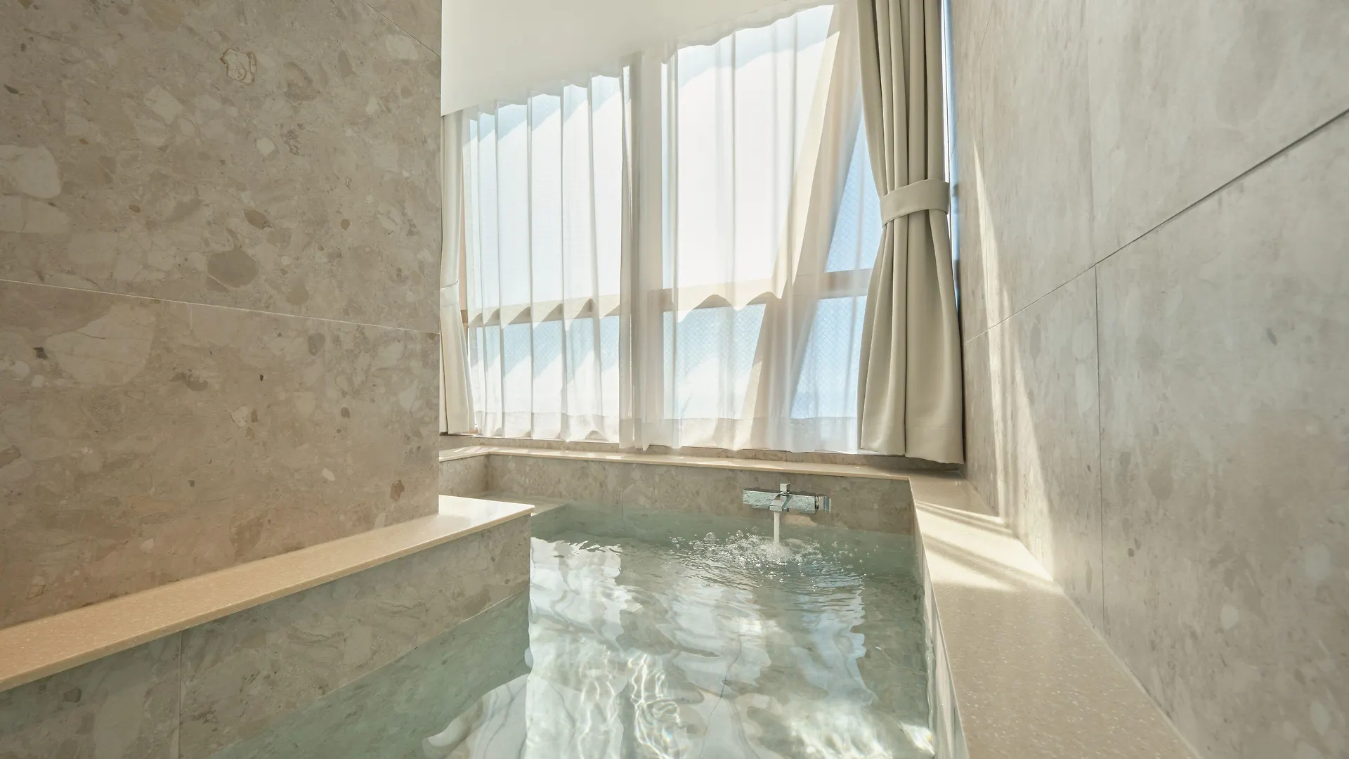 Uh Suite The Haeundae Busan 3*,  South Korea