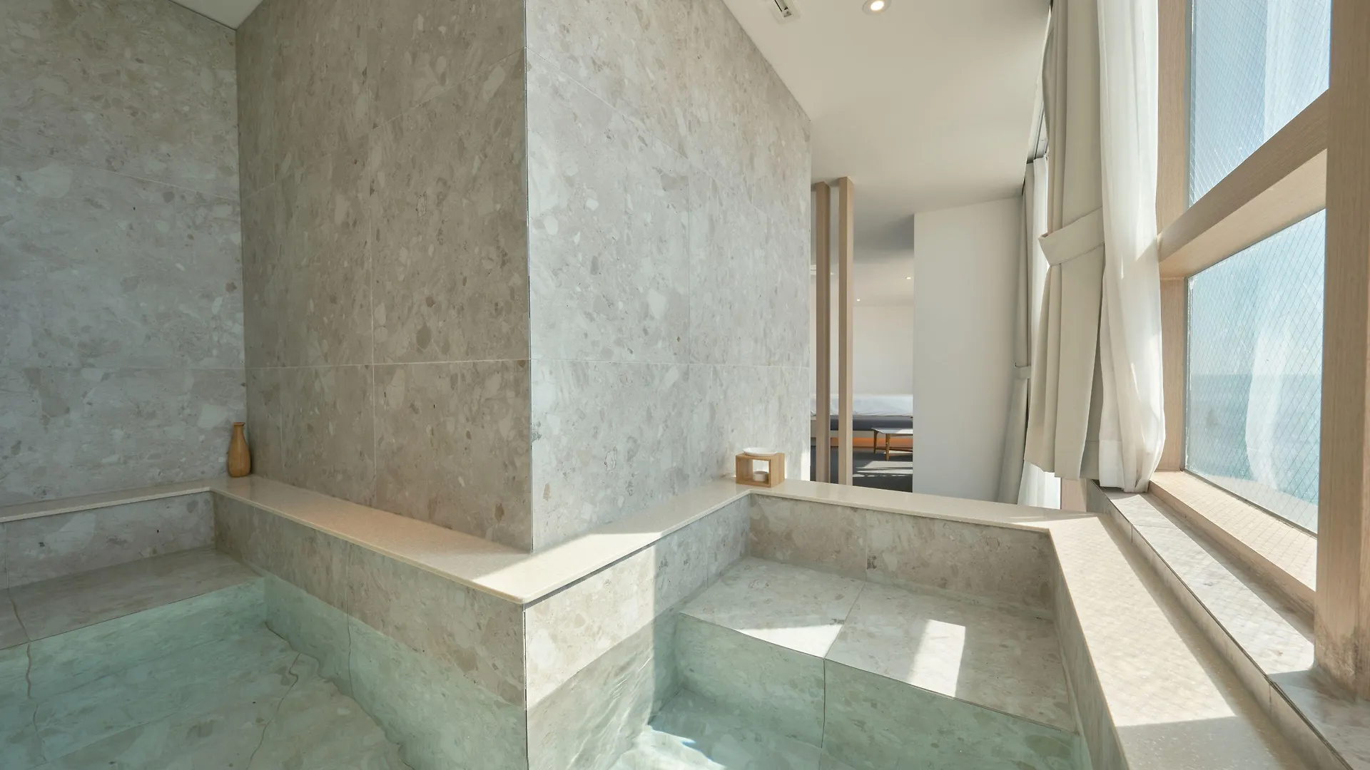 Uh Suite The Haeundae Busan 3*,  South Korea