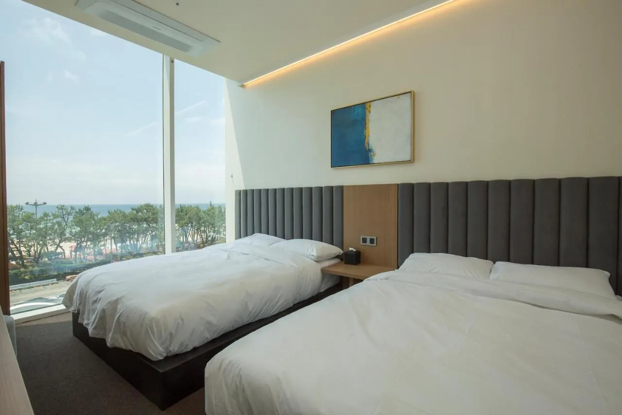 Uh Suite The Haeundae Busan 3*,