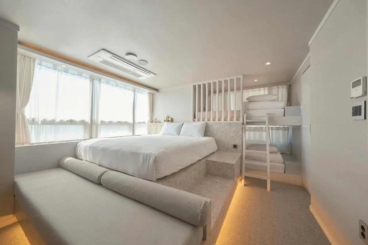Uh Suite The Haeundae Busan 3*,  South Korea