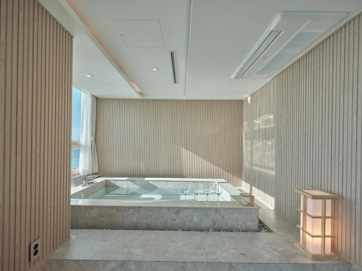 Uh Suite The Haeundae Busan Hotel