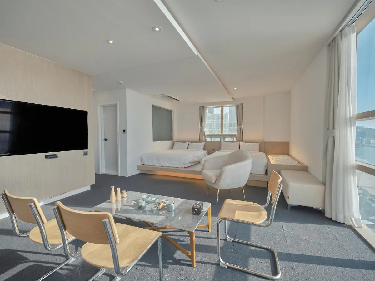 Uh Suite The Haeundae Busan