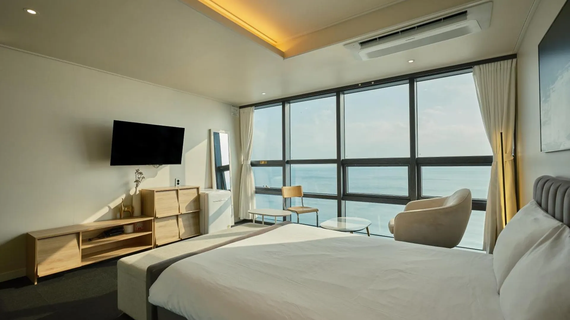 Uh Suite The Haeundae Busan 3*,