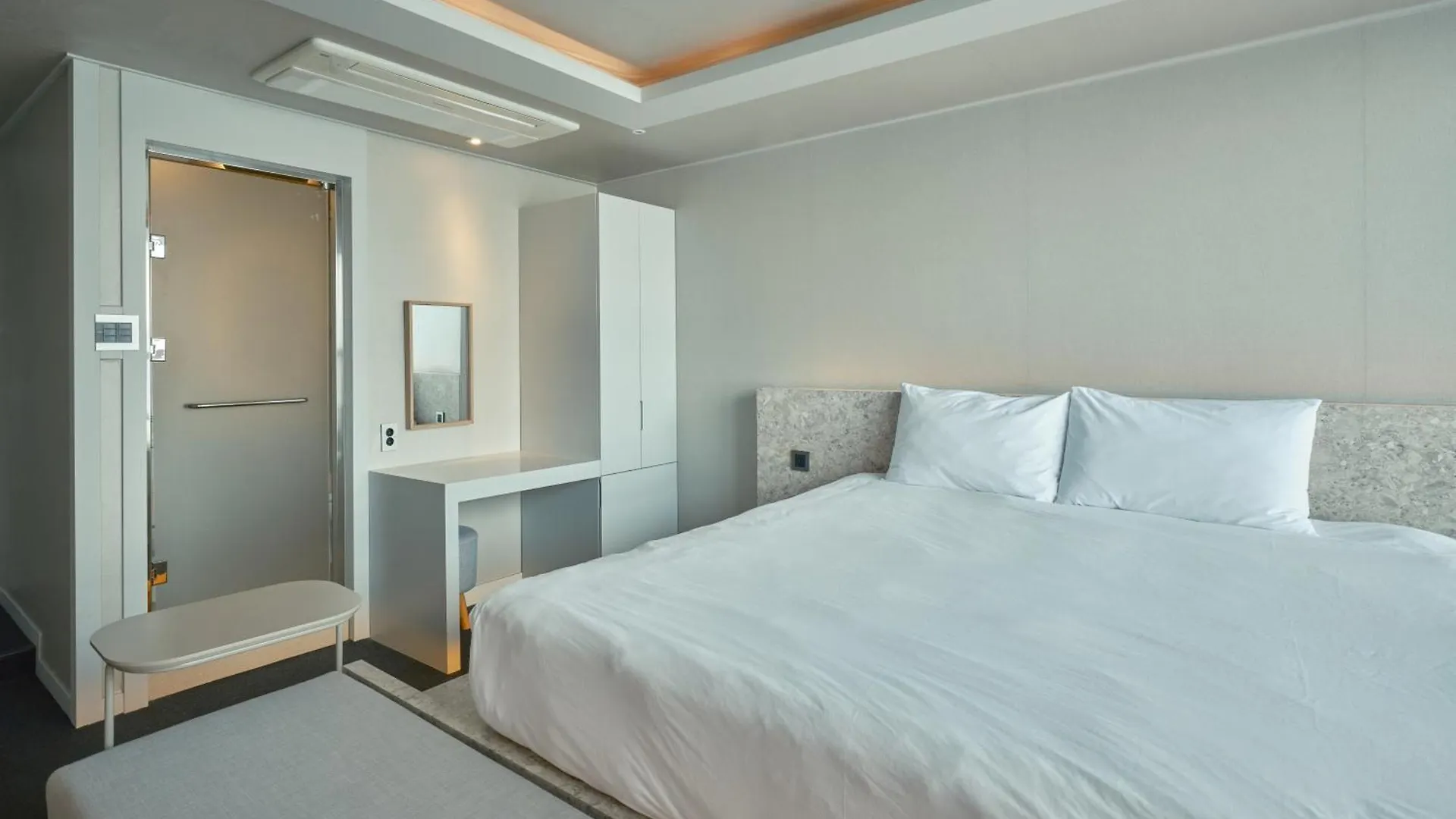 Uh Suite The Haeundae Busan Hotel
