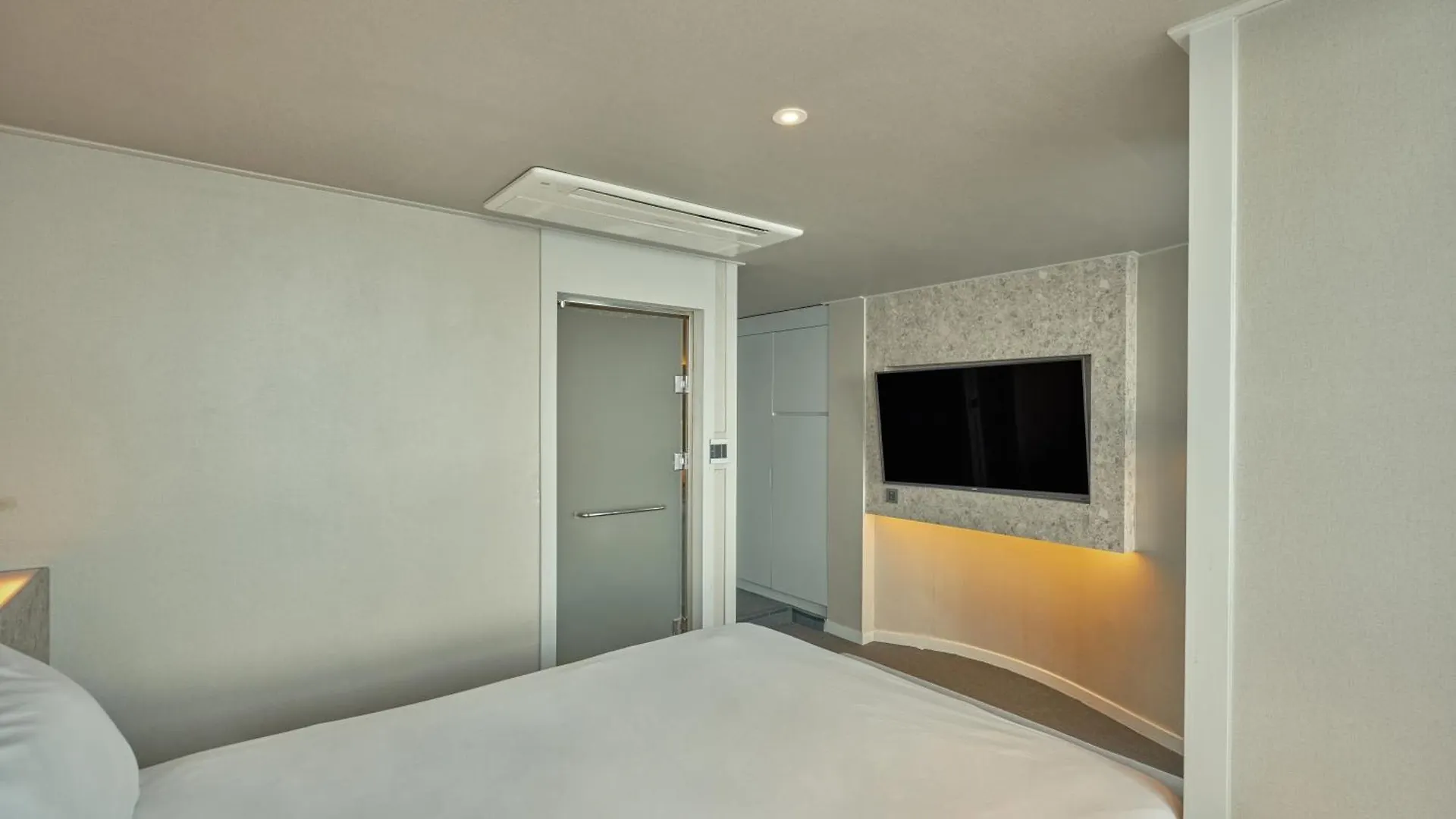 Uh Suite The Haeundae Busan South Korea