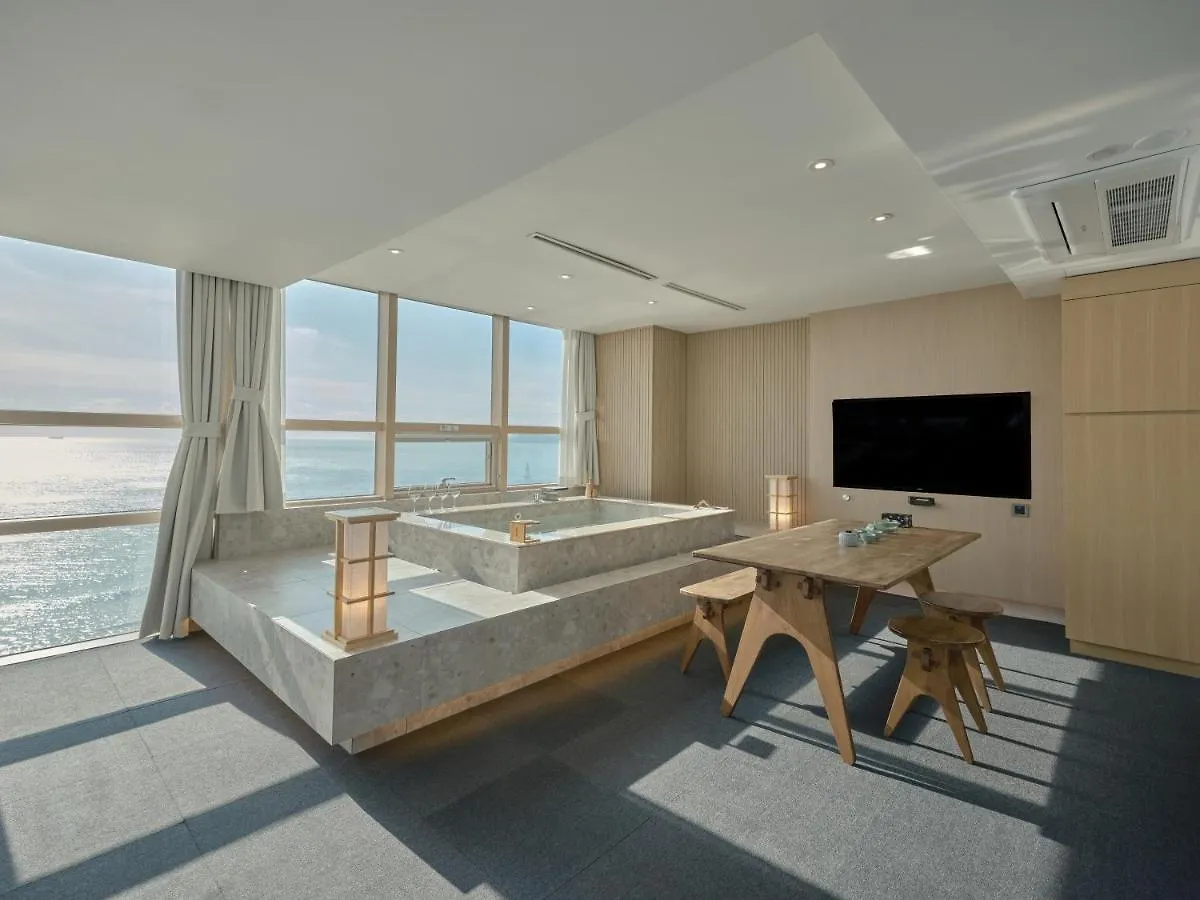 Uh Suite The Haeundae Busan Hotel