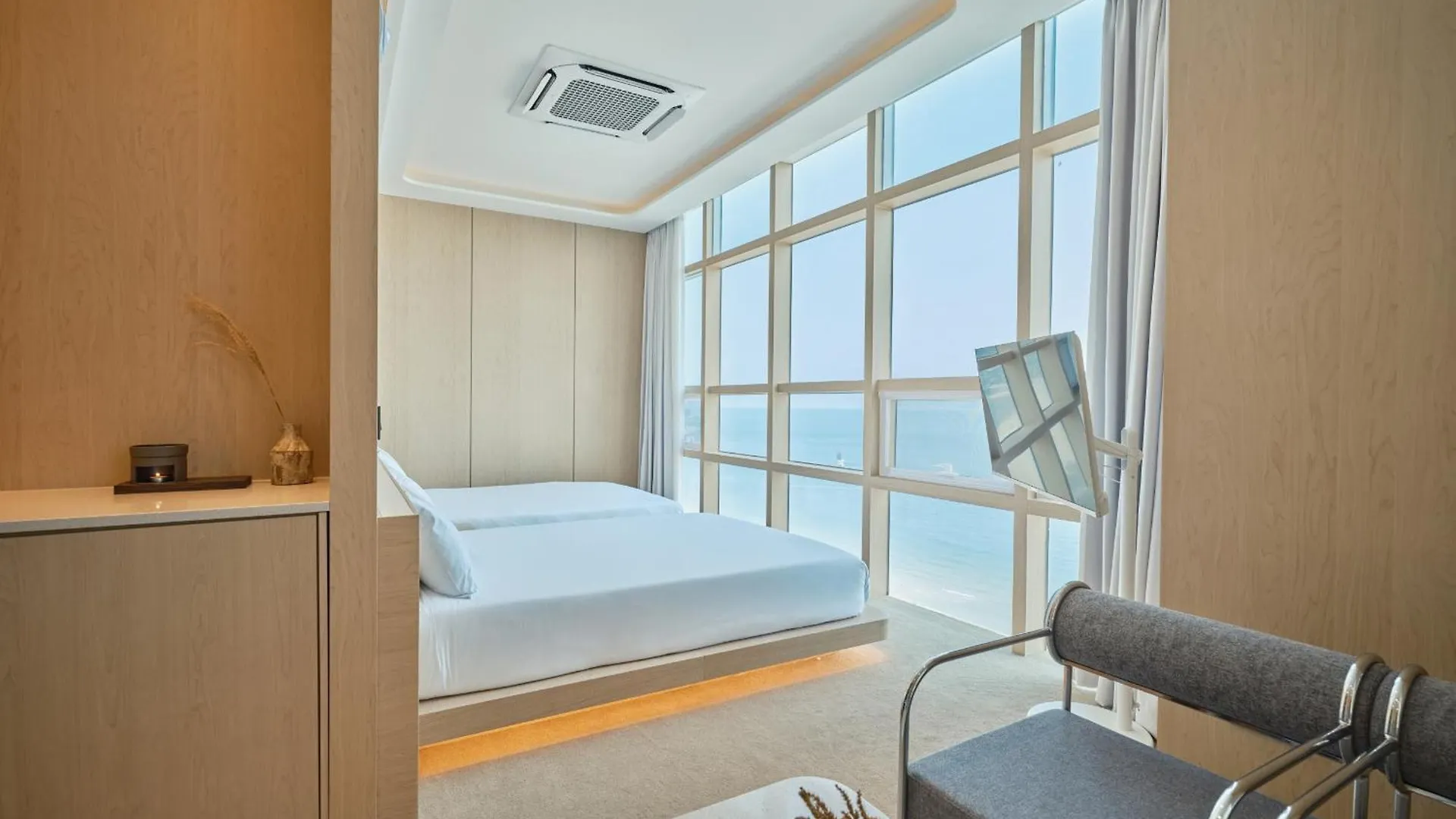 Uh Suite The Haeundae Busan South Korea